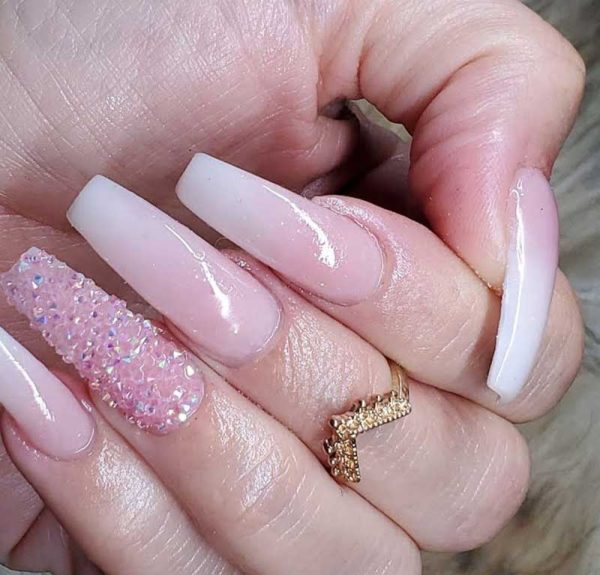 uñas decoraciones: relieve y encapsulado